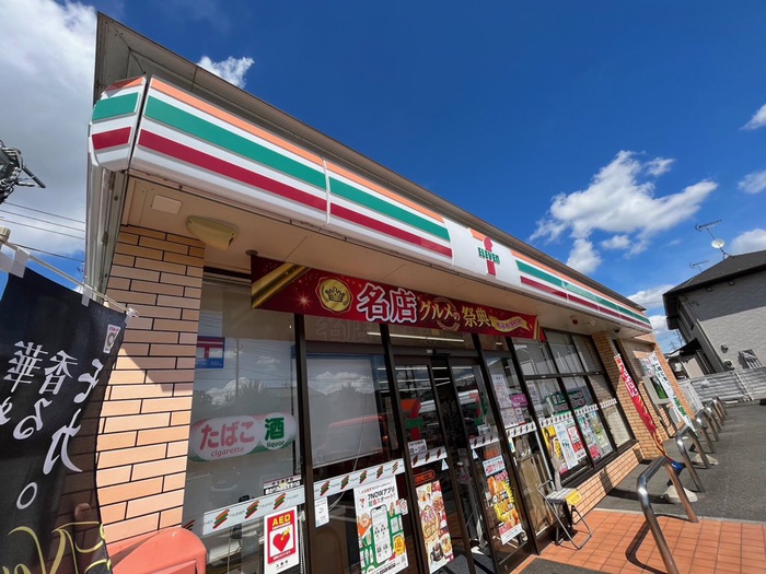 コンビニ　セブンイレブン入間東町3丁目店（コンビニ）まで300m