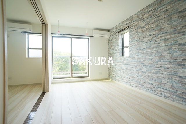 居室・リビング　開放感のあるゆったりとしたお部屋です♪