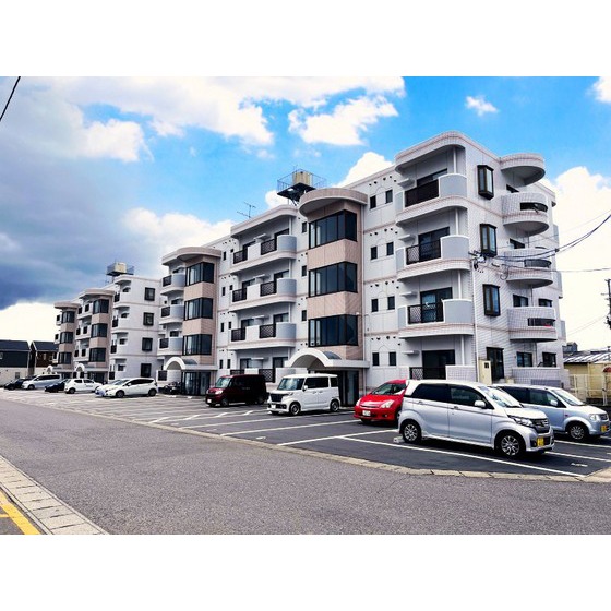 建物外観　４階建てＲＣ造マンション