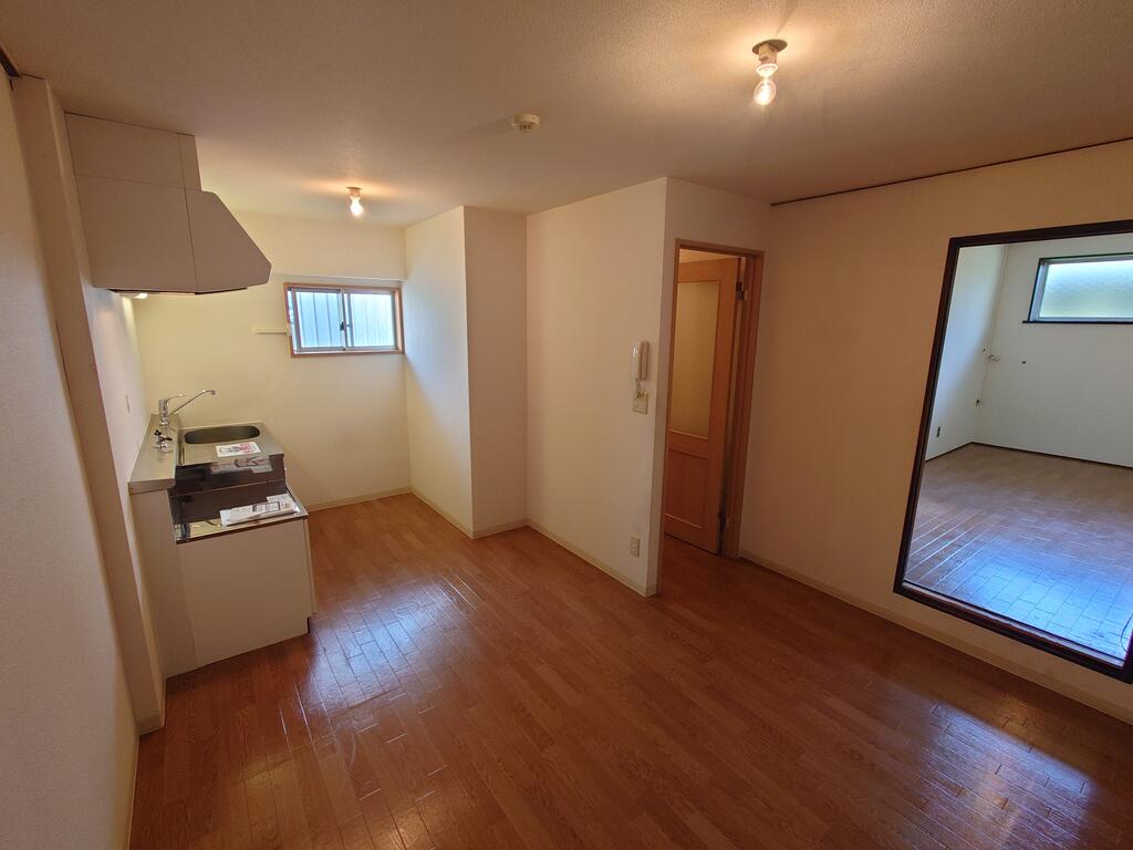 笑苑マンションの居間写真