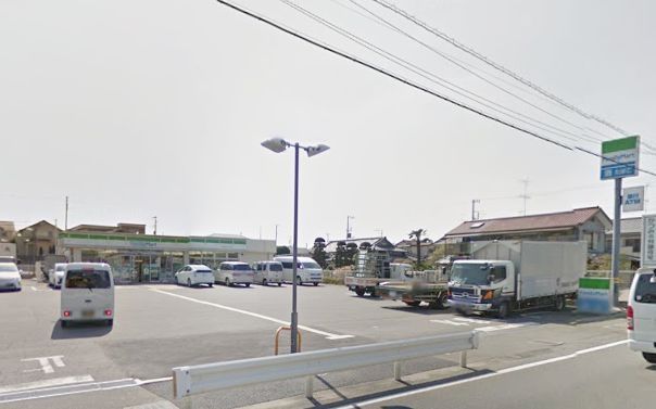 コンビニ　ファミリーマート 新座野火止七丁目店（コンビニ）まで611m