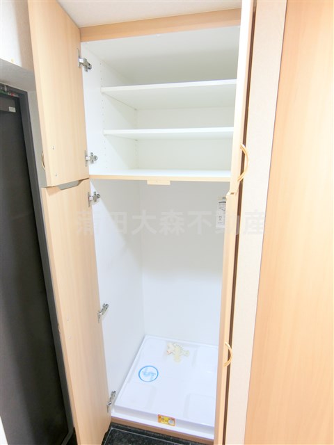その他設備　室内洗濯機置き場　棚収納