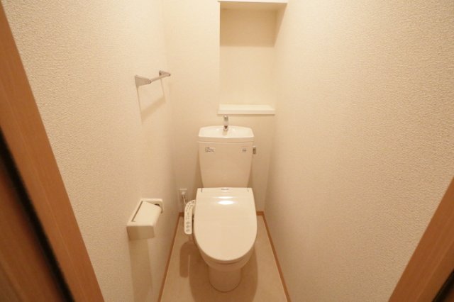 トイレ　落ち着いたトイレです