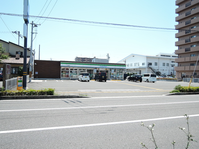 コンビニ　ファミリーマート高知御座店（コンビニ）まで355m