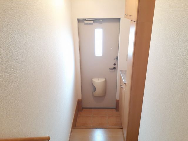 アーバンヴィレッジIIIの玄関写真