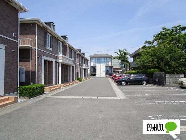 駐車場　駐車場