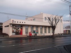 郵便局　吉岡郵便局（郵便局）まで727m