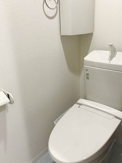 トイレ　温水洗浄便座