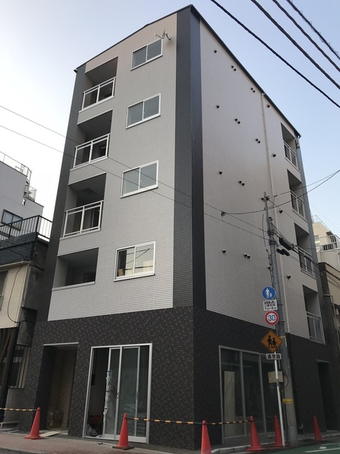 建物外観　５階建ての賃貸マンション