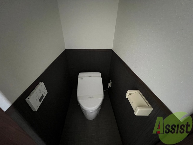 トイレ　温水洗浄便座付きのトイレは、使用しやすくうれしいですね。