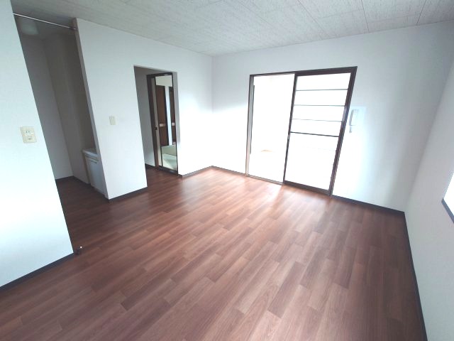 居室・リビング　コスモ中町（GoodHome）