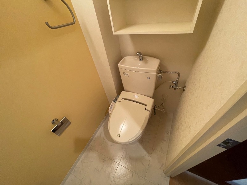 トイレ　ウォシュレット付きのトイレです。シャワートイレは日本の宝。