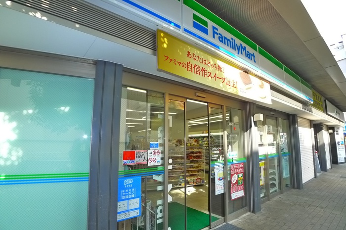 コンビニ　ファミリーマート（コンビニ）まで116m