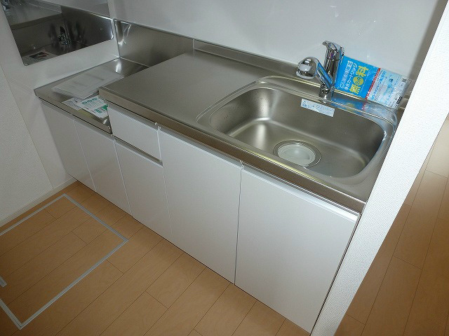 キッチン　※写真は105号室です