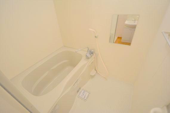 バス・シャワールーム　ゆったりと入るなら、お風呂とトイレとは別々が嬉しいですよね。