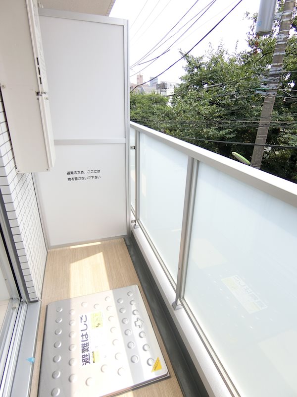 バルコニー　広々としたバルコニー