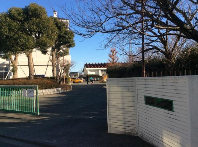 中学校　市立旭陵中学校（中学校）まで564m