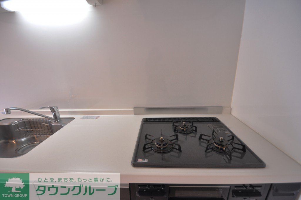 キッチン　同物件別部屋写真