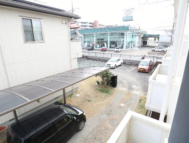 眺望　外からの目が気にならないバルコニーで洗濯物が干せます