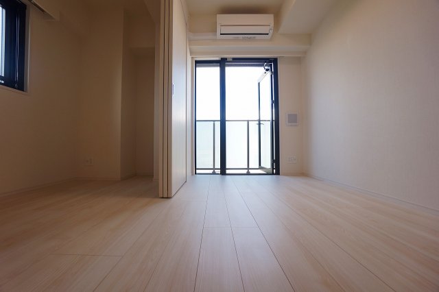 クレイシアIDZ二子新地の居間写真