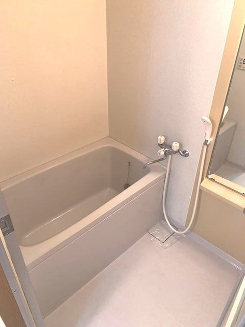 東急田園都市線 梶が谷駅 バス乗車時間：15分 最寄りバス停で下車 徒歩2分 4階建 築31年の風呂写真