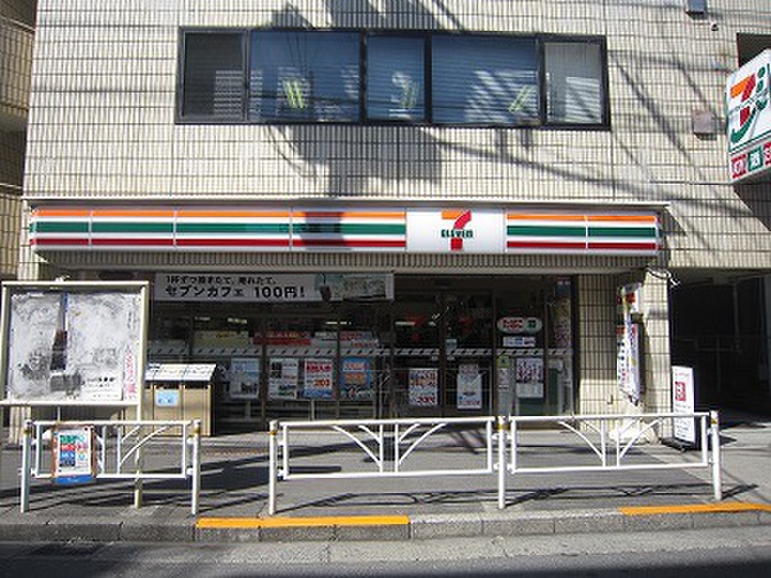 コンビニ　セブンイレブン渋谷神宮前２丁目西店（コンビニ）まで107m