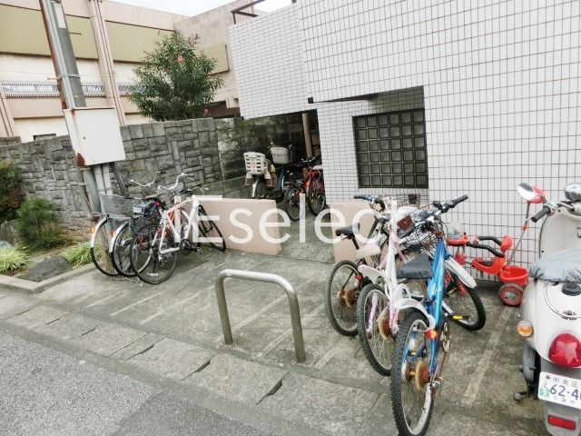 駐車場　駐輪場ございます