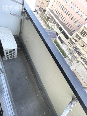 バルコニー　開放的で明るい空間を演出してくれるバルコニーです
