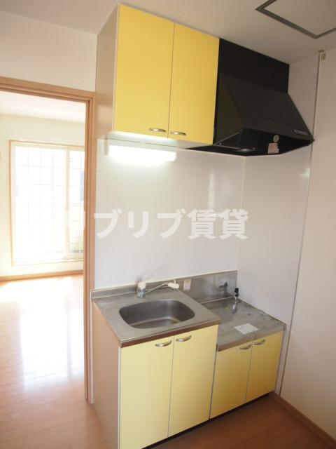 ＪＲ外房線 本千葉駅 徒歩4分 2階建 築21年のキッチン写真