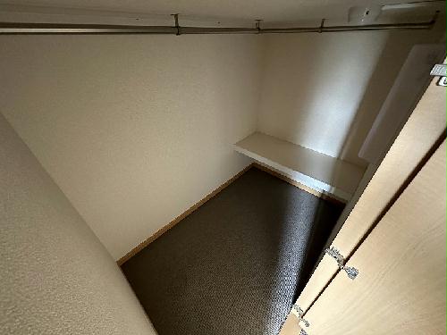 収納　ベッド下収納