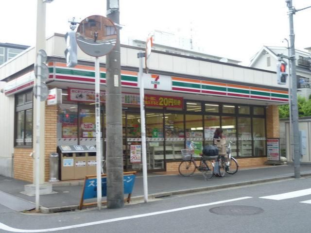コンビニ　セブンイレブン（コンビニ）まで300m