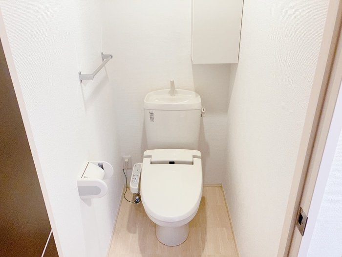 ＪＲ本四備讃線 児島駅 徒歩37分 2階建 築16年のトイレ写真