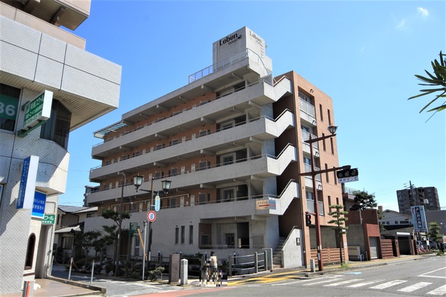 松山市道後喜多町のマンションの建物外観