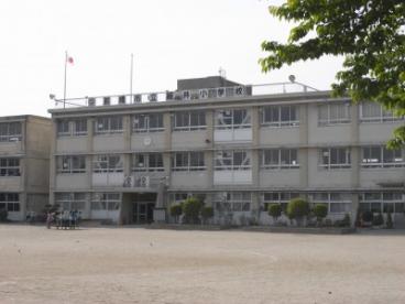 【Ｙ’ｓアビタシオン青柳の小学校】