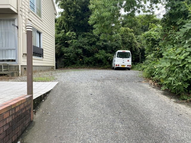 【伊豆の国市長岡のアパートの駐車場】