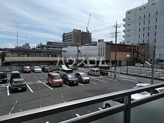 【前橋市表町のマンションの駐車場】