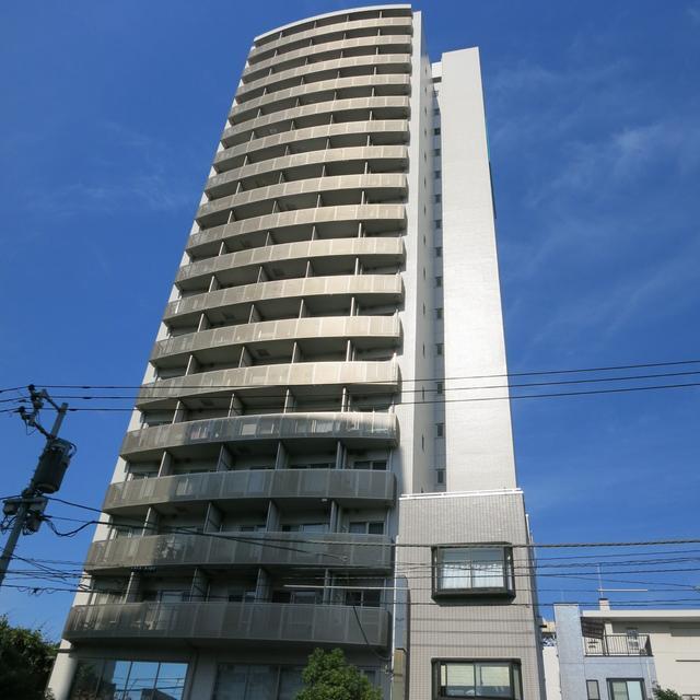 【江東区大島のマンションの建物外観】