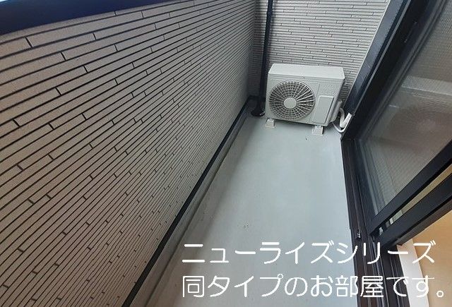 【加古川市加古川町友沢のアパートのバルコニー】