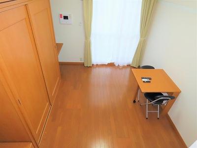 居室・リビング　ベッド上からのアングルです