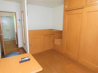 居室・リビング　家具家電が備え付けのお部屋です