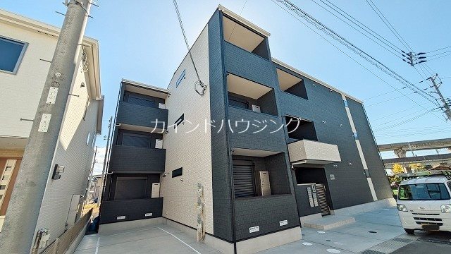 泉佐野市笠松のアパートの建物外観