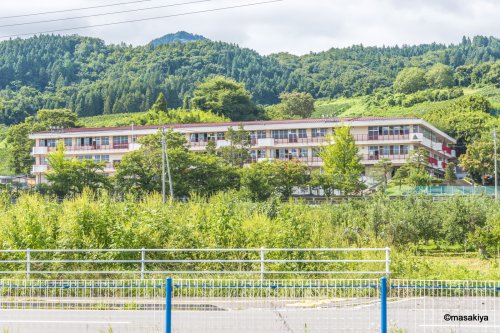 【グランモアかじろ　Aの小学校】