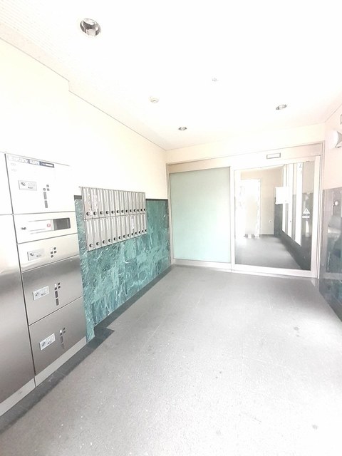 【福山市川口町のマンションのエントランス】