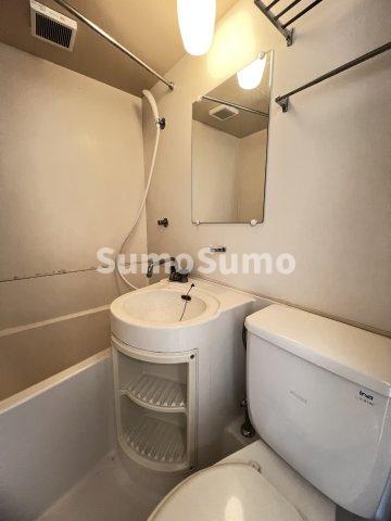 洗面設備　脱衣スペースもあります