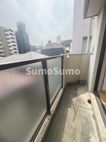 バルコニー　外からの目が気にならないバルコニーで洗濯物が干せます