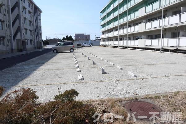 【三豊市仁尾町仁尾のマンションの駐車場】