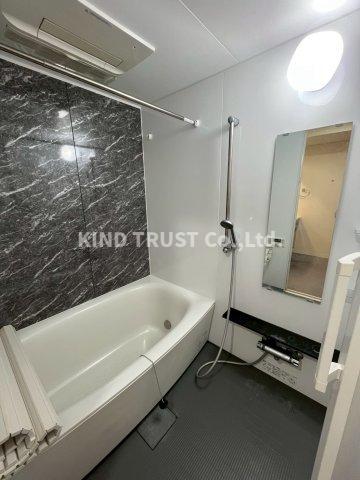 バス・シャワールーム　コンパクトで使いやすいお風呂です