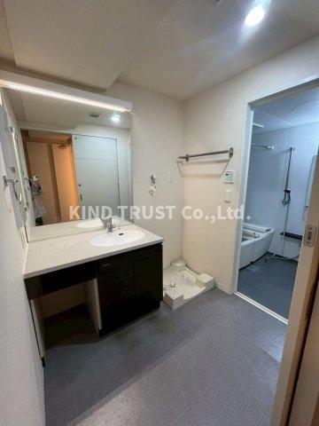 洗面設備　コンパクトで使いやすい洗面所