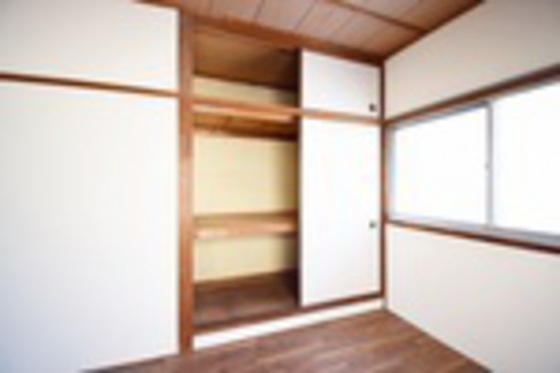 収納　※別部屋の写真です。