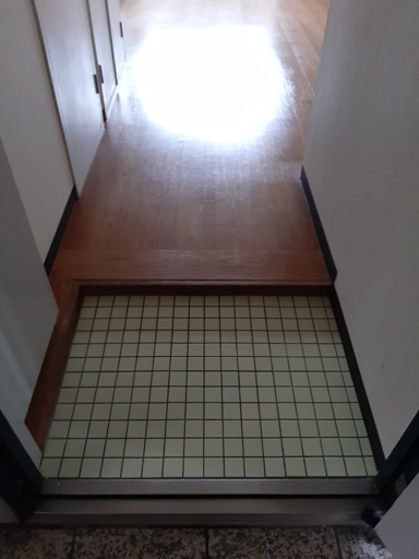 玄関　2020.10撮影・現況が相違する場合は現況を優先致します。